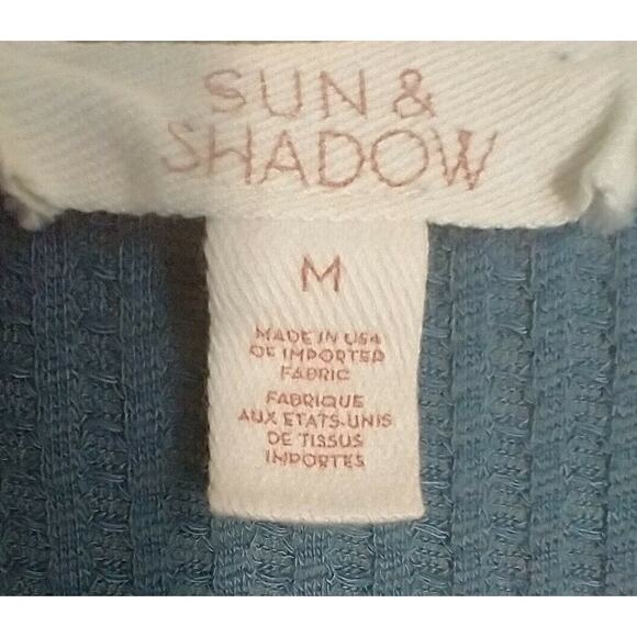 Sun & Shadow Top Women's Size M Blue Long sleeve Popover Knit chiffon hem - Picture 2 of 10